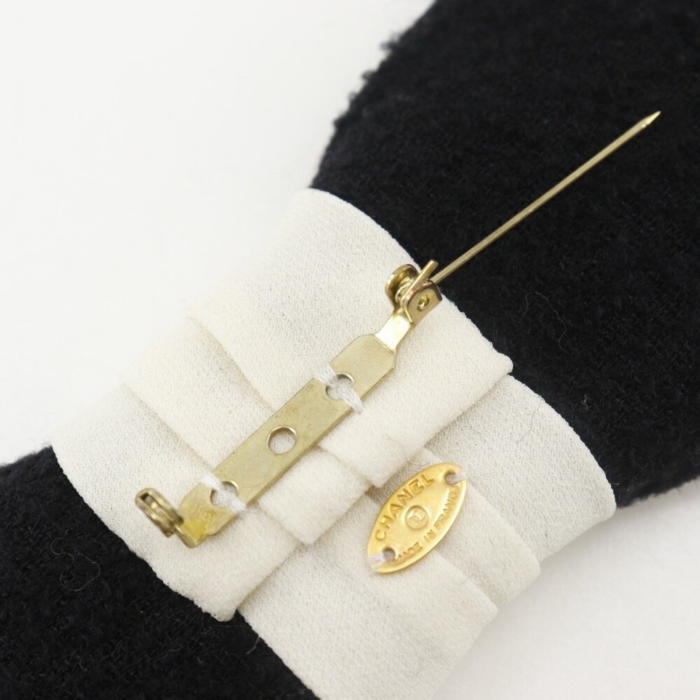 CHANEL Black Logo Brooch - Picture 4 of 5